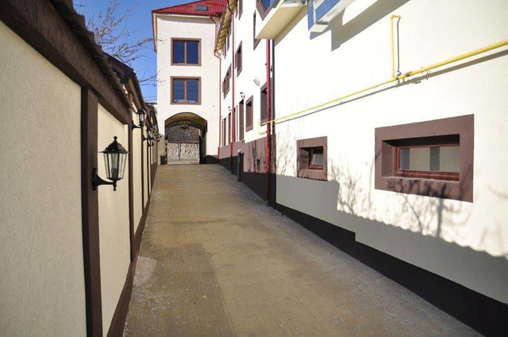 Pensiunea Brancoveneasca Cîmpulung Kültér fotó
